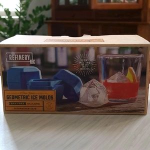 Ice molds cube